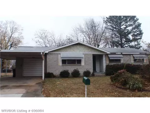 8205 Hermitage Dr, Fort Smith, AR 72908 photo 1