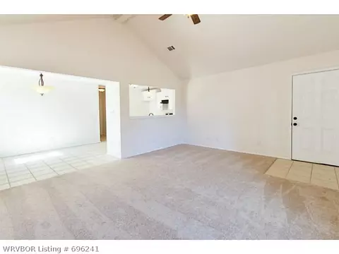 611 N Oak St, Hackett, AR 72937 photo 3
