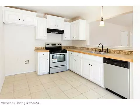 611 N Oak St, Hackett, AR 72937 photo 4