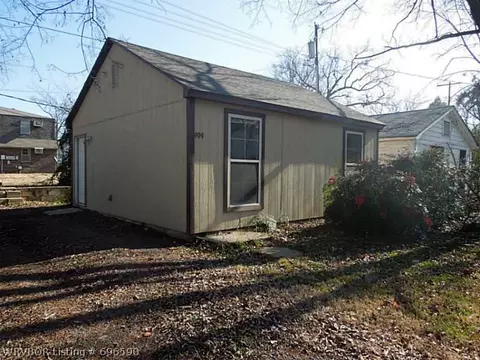 909 S 19th St, Fort Smith, AR 72901 photo 1