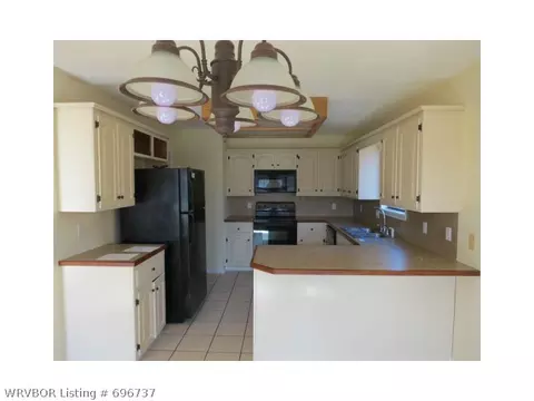 1711 Oakview Dr, Lavaca, AR 72941 photo 3