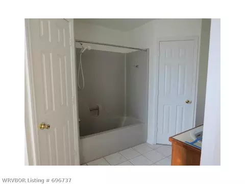 1711 Oakview Dr, Lavaca, AR 72941 photo 6
