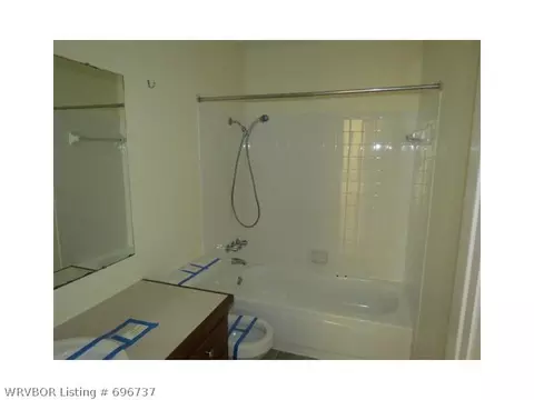 1711 Oakview Dr, Lavaca, AR 72941 photo 9