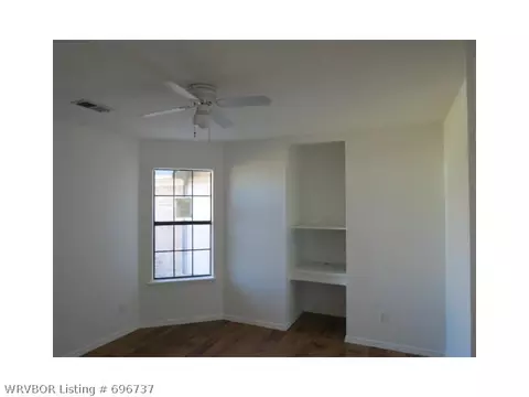 1711 Oakview Dr, Lavaca, AR 72941 photo 7