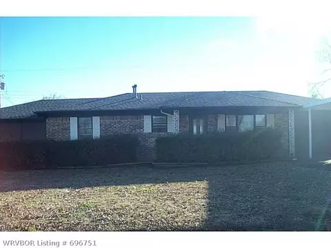 18 E Interstate Cir, Sallisaw, OK 74955 photo 1