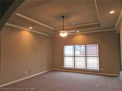 1818 Yukon Dr, Barling, AR 72923 photo 3