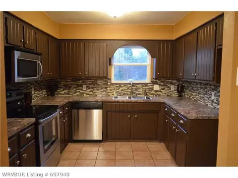 6201 Dallas St, Fort Smith, AR 72903 photo 2