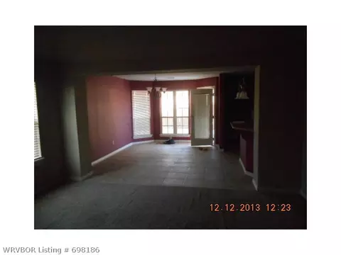 329 Skagway Ln, Barling, AR 72923 photo 2