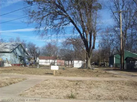 1809 N L St, Fort Smith, AR 72901 photo 2