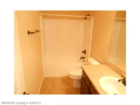 2719 Dyllan Ct, Fort Smith, AR 72908 photo 3