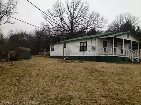 1011 E 6th St, Waldron, AR 72958 photo 2