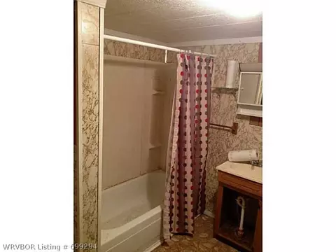 1011 E 6th St, Waldron, AR 72958 photo 8
