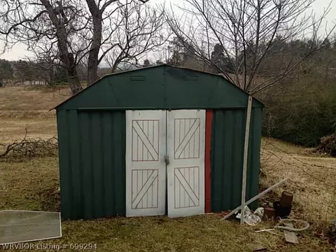 1011 E 6th St, Waldron, AR 72958 photo 3
