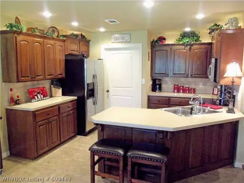 1810 Yukon Dr, Barling, AR 72923 photo 3