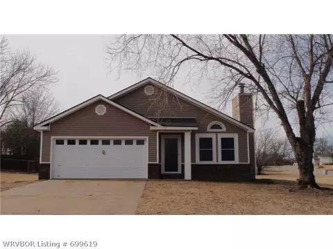 1505 Heather Cir, Barling, AR 72923 photo 1
