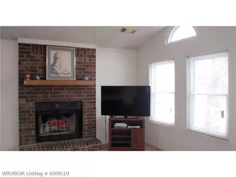 1505 Heather Cir, Barling, AR 72923 photo 2
