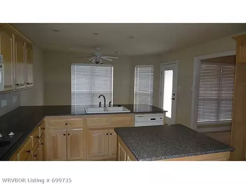218 Hollywood Pl, Lavaca, AR 72941 photo 8