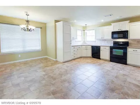 6315 Hickory Ln, Fort Smith, AR 72916 photo 5