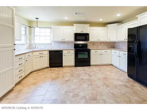 6315 Hickory Ln, Fort Smith, AR 72916 photo 4