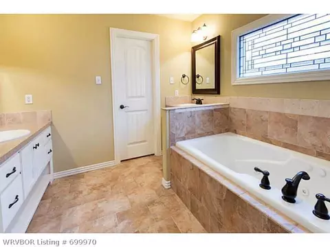 6315 Hickory Ln, Fort Smith, AR 72916 photo 9