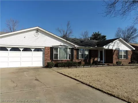 8301 Clover Dr, Fort Smith, AR 72908 photo 2