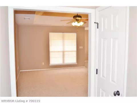 1811 Denali Way, Barling, AR 72923 photo 2