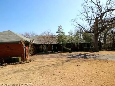 2015 Garner Ln, Fort Smith, AR 72901 photo 1
