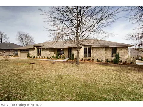 1505 Oak Knolls Cir, Fort Smith, AR 72903 photo 1