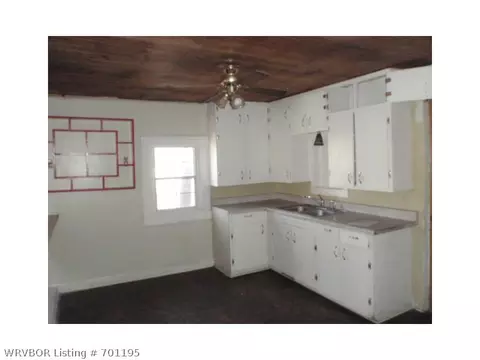 19 N Olive St, Hartford, AR 72938 photo 5
