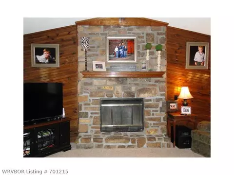 506 E Pasadena St, Greenwood, AR 72936 photo 2