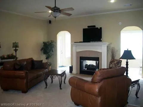605 S 14th St, Lavaca, AR 72941 photo 2