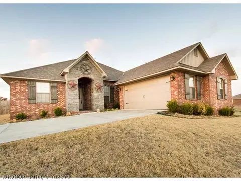 2012 Yukon Dr, Barling, AR 72923 photo 1