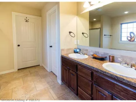 2012 Yukon Dr, Barling, AR 72923 photo 7