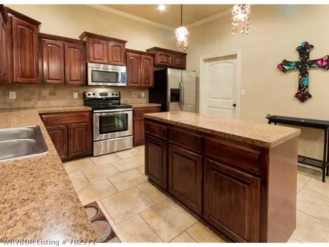 2012 Yukon Dr, Barling, AR 72923 photo 11