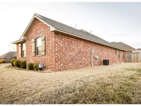 2012 Yukon Dr, Barling, AR 72923 photo 17