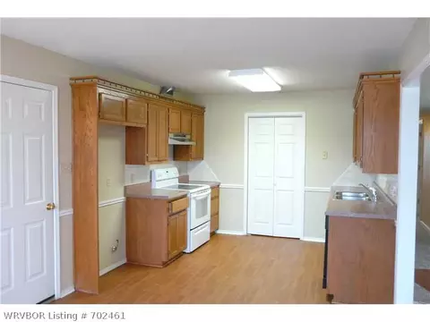 1109 Harrell St, Alma, AR 72921 photo 2