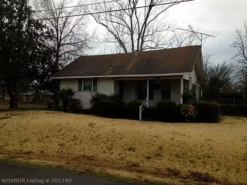 790 Pine St, Waldron, AR 72958 photo 2