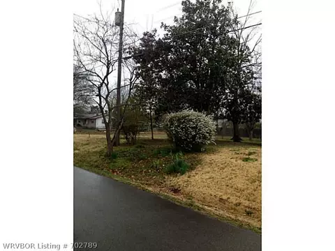 790 Pine St, Waldron, AR 72958 photo 3
