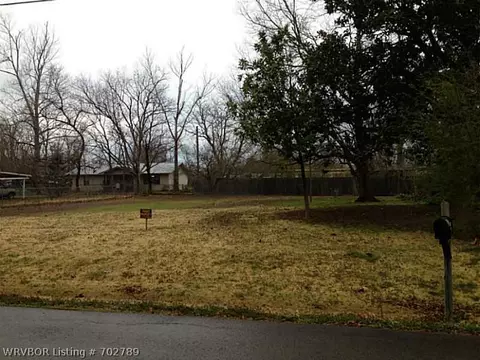 790 Pine St, Waldron, AR 72958 photo 4