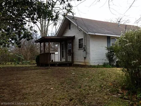 790 Pine St, Waldron, AR 72958 photo 5