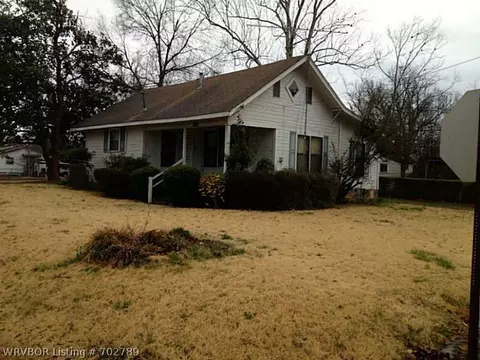 790 Pine St, Waldron, AR 72958 photo 1