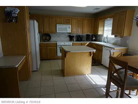 604 Jessie Dr, Lavaca, AR 72941 photo 2
