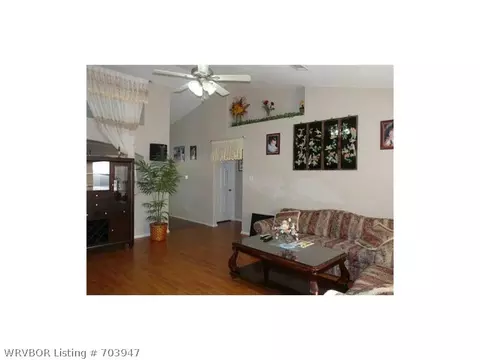 501 Chateau Dr, Fort Smith, AR 72908 photo 2