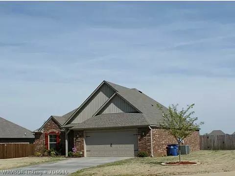 5717 Thomas Rd, Fort Smith, AR 72916 photo 2