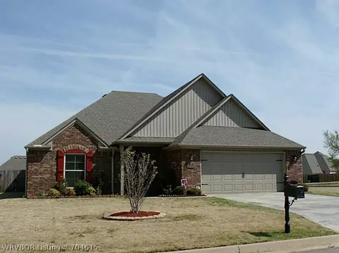 5717 Thomas Rd, Fort Smith, AR 72916 photo 1