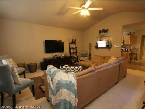 2112 Jasmine Dr, Fort Smith, AR 72904 photo 2