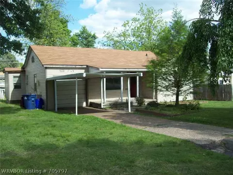 3015 S Bluff Ave, Fort Smith, AR 72901 photo 1
