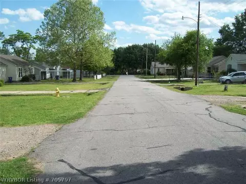 3015 S Bluff Ave, Fort Smith, AR 72901 photo 10
