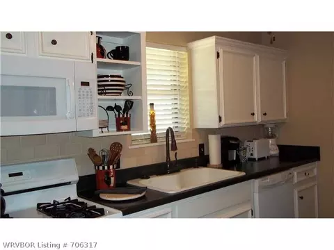 713 Angela Cir, Barling, AR 72923 photo 6