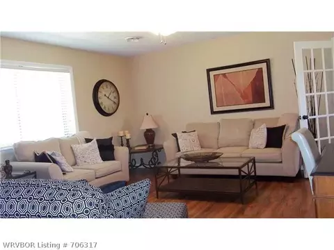 713 Angela Cir, Barling, AR 72923 photo 4